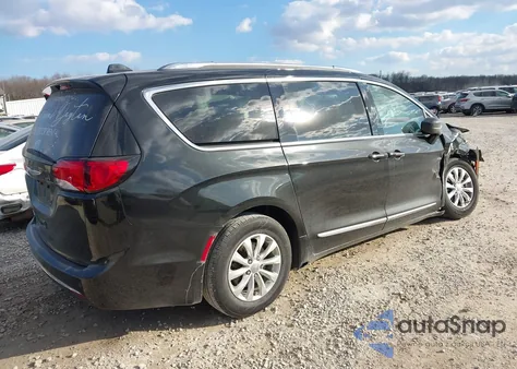 2019 Chrysler Pacifica Touring L z USA, uszkodzony, nr VIN 2C4RC1BG2KR588054
